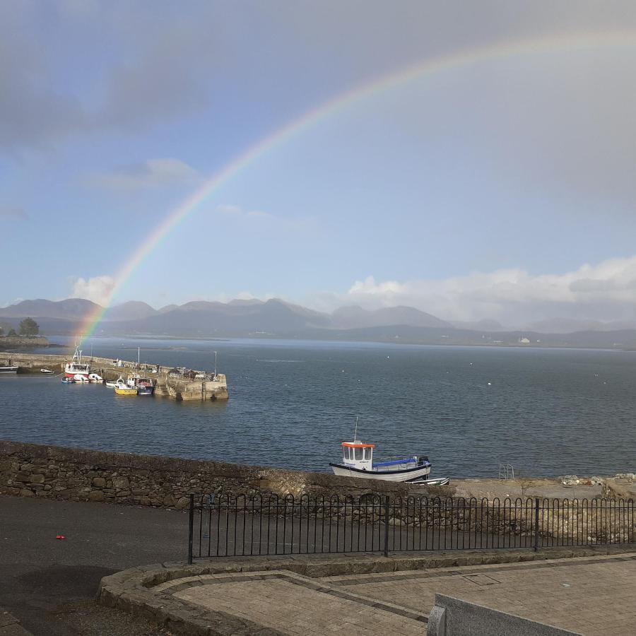 Roundstone Retreats Quayside Luxury Apt Экстерьер фото