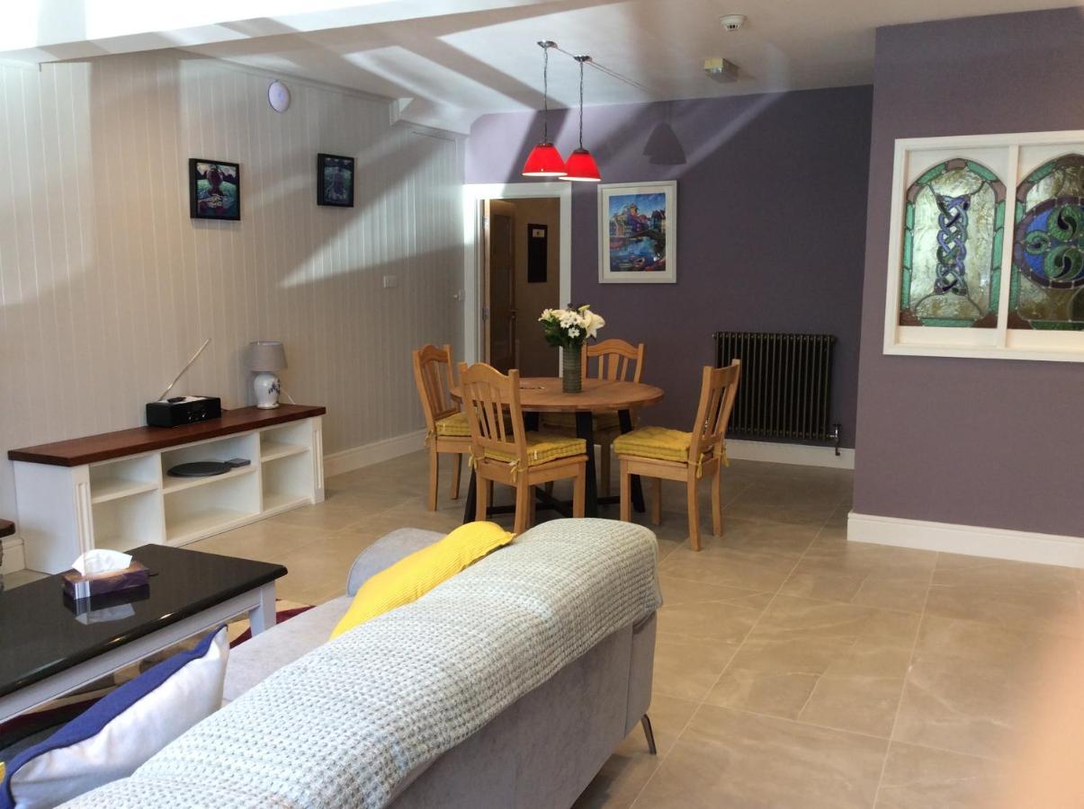 Roundstone Retreats Quayside Luxury Apt Экстерьер фото